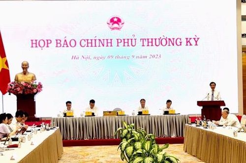 GDP tăng trưởng thấp đặt ra nhiệm vụ nặng nề cho những tháng cuối năm