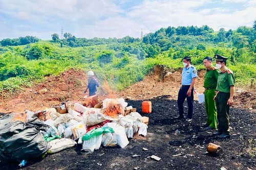 Tiêu hủy 3 lô hàng không rõ nguồn gốc xuất xứ