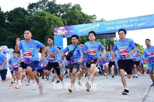 Hơn 500 vận động viên tham gia Giải chạy Marathon Tuyên Quang