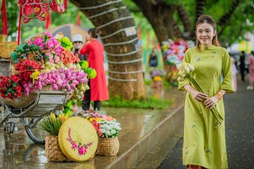 Việt kiều Mỹ bay hơn 13.000km để chụp ảnh trên con đường đẹp nhất Buôn Ma Thuột