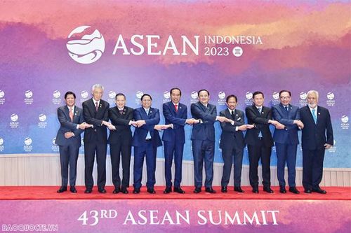 Hội nghị thượng đỉnh ASEAN: Cơ hội để khẳng định!