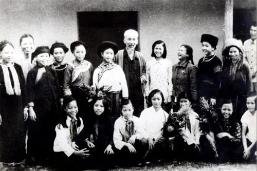 Kỷ niệm 65 năm Ngày Bác Hồ thăm Lào Cai