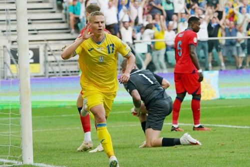 Vòng loại Euro 2024: Zinchenko buộc Tam sư chia điểm, sáng lại cơ hội giành vé cho Ukraine