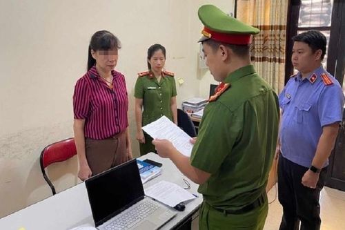 Khởi tố 2 nữ cán bộ phường liên quan vụ sạt lở kè làm 3 người tử vong