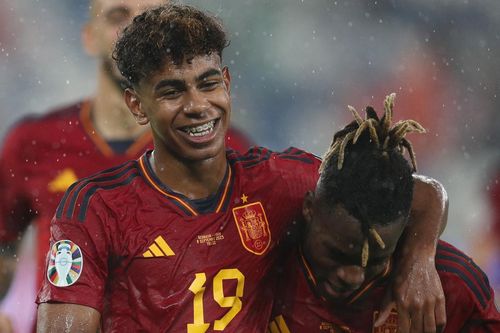 Lamine Yamal: Viên ngọc quý của Barca và tuyển Tây Ban Nha