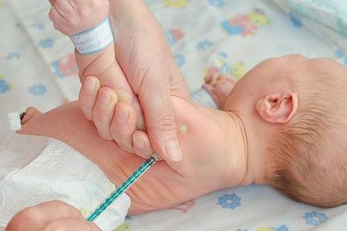 Một trẻ sơ sinh tử vong sau khi tiêm vắc xin viêm gan B