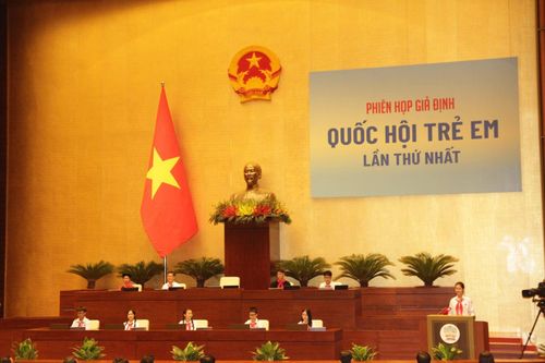Những hình ảnh trẻ em vào vai đại biểu Quốc hội