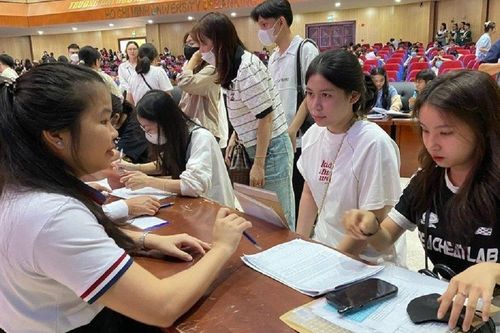 Bản tin 10/9: Nhiều trường xác nhận thí sinh nhập học đạt gần 100% chỉ tiêu