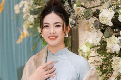 Nàng Á hậu bỏ showbiz làm dâu hào môn: Được chồng đại gia hơn 16 tuổi cưng như 'trứng mỏng', mẹ 2 con sở hữu body cực cháy