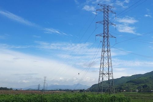 Đóng điện Công trình treo dây mạch 2 đường dây 220kV Dốc Sỏi – Quảng Ngãi