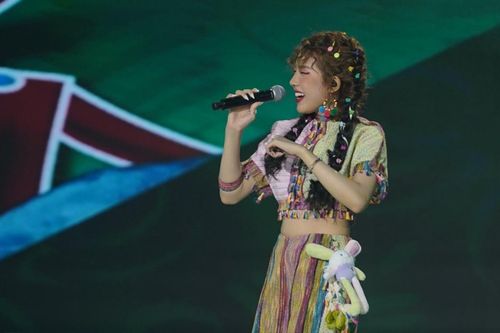Lamoon được khen tạo ra 'chất riêng' trong liveshow 1 Vietnam Idol