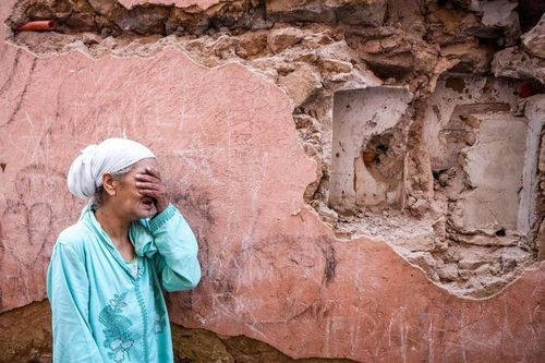 Động đất ở Maroc: Chạy đua với thời gian tìm người sống sót, cảnh hiện trường đổ nát hoang tàn