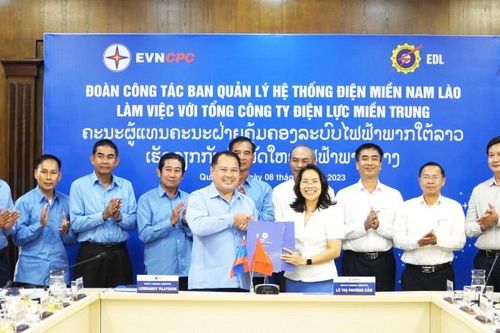 Tổng công ty Điện lực miền Trung làm việc với Ban quản lý hệ thống điện miền Nam Lào