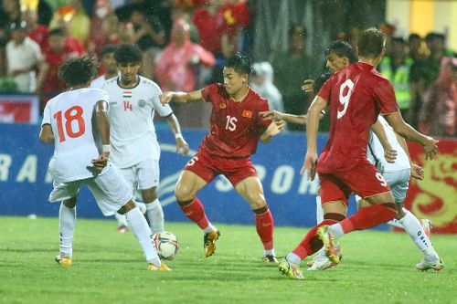 U23 Việt Nam giành vé vào VCK; Vụ Quế Ngọc Hải gia nhập B.Bình Dương 'đổ bể'?