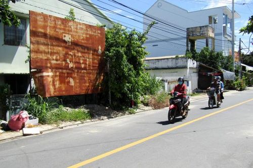 Cần thay mới pa nô tuyên truyền