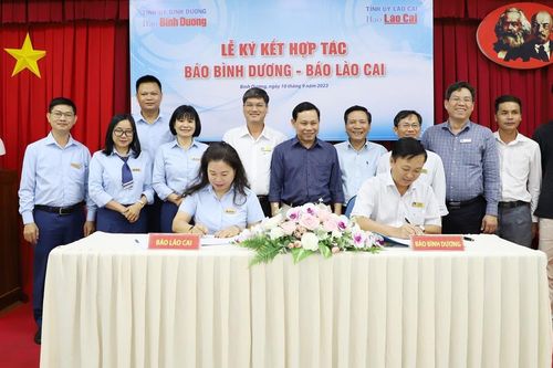 Báo Lào Cai và Báo Bình Dương ký kết hợp tác