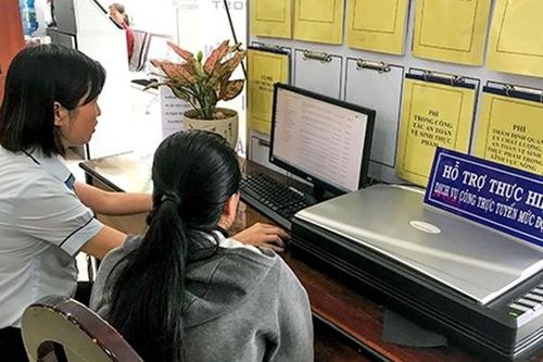 Dịch vụ công - tiện dụng hay mức phí?