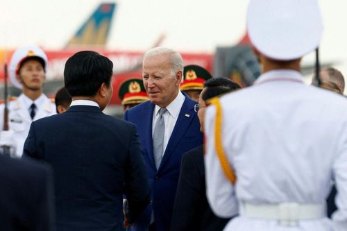 Tổng thống Mỹ Joe Biden đã đến Hà Nội