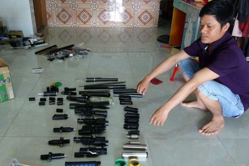 Mua linh kiện về sửa chữa, lắp ráp súng tự chế
