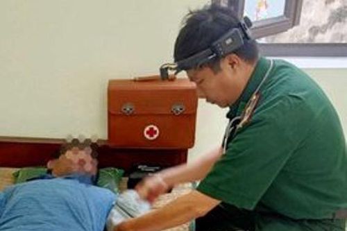 Cứu sống người đàn ông rơi xuống biển ở Thanh Hóa