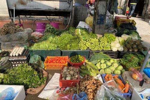 Giá xăng chạm mốc 25.000 đồng/lít, người tiêu dùng lo ngại giá hàng hóa 'té nước' theo xăng