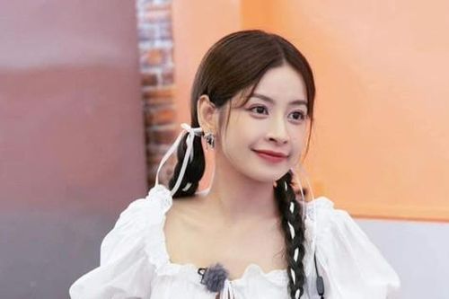 Chi Pu đón loạt tin vui: Trở thành Sứ giả hành động UNICEF, tham gia show mới, nổi nhất nhì C-Biz