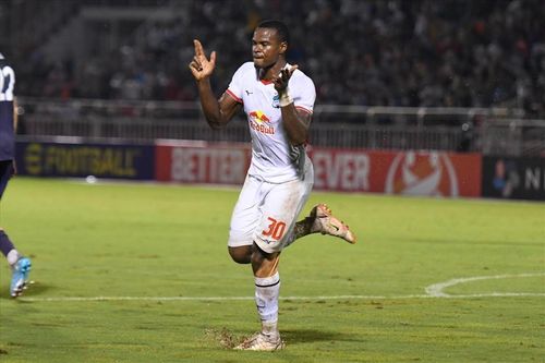 HAGL chia tay 'chân gỗ' Brazil ghi 7 bàn sau 3 mùa V-League