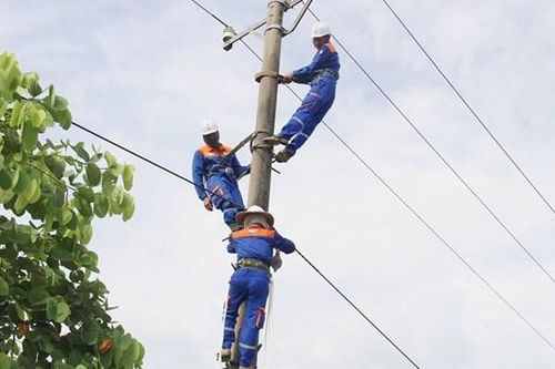 Điện lực Hà Tĩnh thi đua lập thành tích chào mừng 32 năm ngày thành lập Công ty