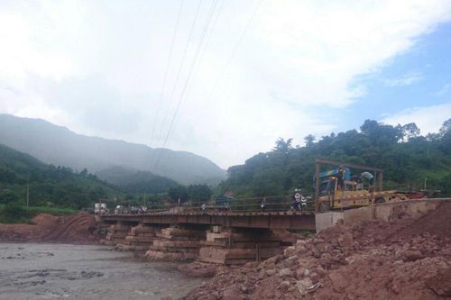 Đưa cầu tạm trên Quốc lộ 4H vào khai thác, sử dụng