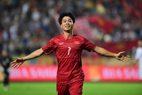 Giao hữu: Đội tuyển Việt Nam thắng Palestine 2-0