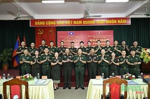Tập huấn nghiệp vụ báo chí cho Báo Quân đội nhân dân Lào
