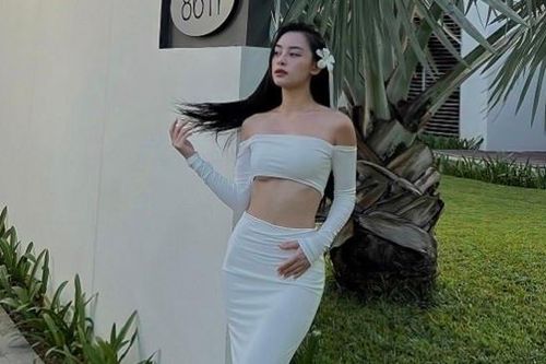 Vóc dáng gợi cảm của 'ngọc nữ lookbook' Chi Hoàng
