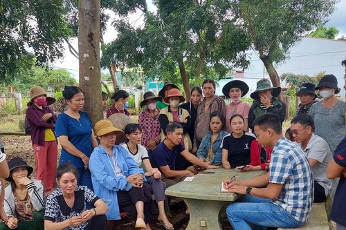 Phụ huynh 'chê' trường xa, hàng chục học sinh thiệt thòi chưa đến lớp