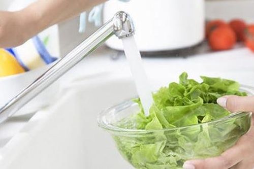 Cho thêm thứ này khi rửa rau quả, mọi hóa chất bị đánh bay
