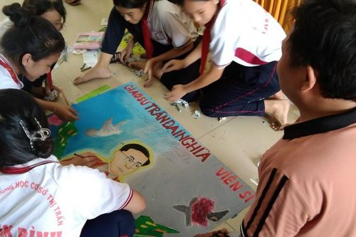 140 học sinh thi vẽ tranh về cuộc đời, sự nghiệp Giáo sư Trần Đại Nghĩa