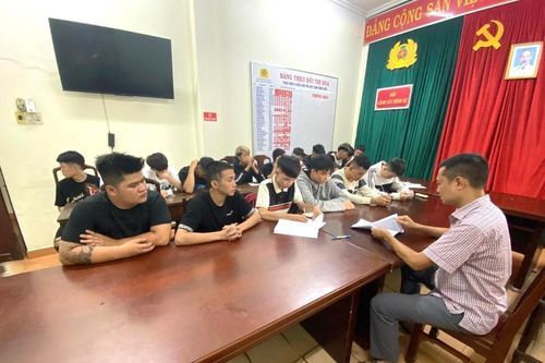 Bắt tạm giam 18 bị can chém người gây thương tích tại Huế
