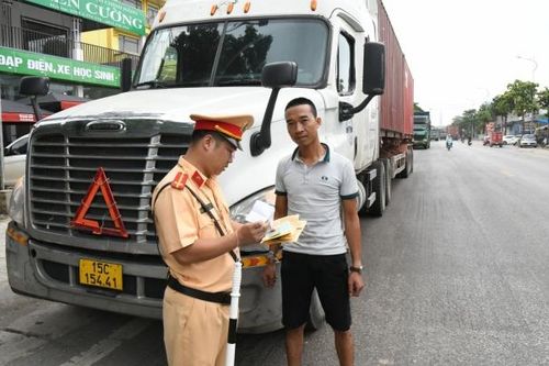 Quy định thời gian lái xe liên tục của tài xế ô tô sẽ có thay đổi
