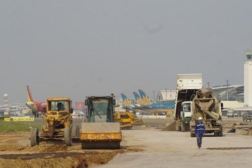 Cải tạo hàng loạt bến đỗ tàu bay tại cảng hàng không Tân Sơn Nhất