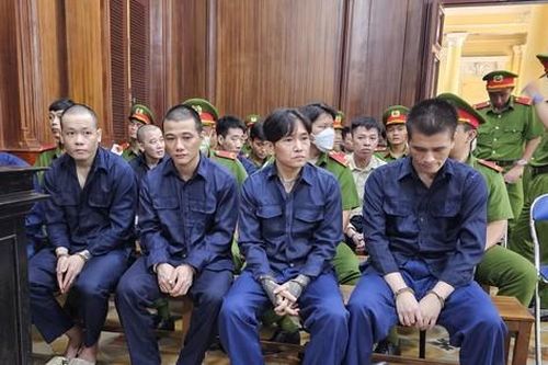 Băng giang hồ phá tanh bành quán ốc ở Sài Gòn hầu tòa