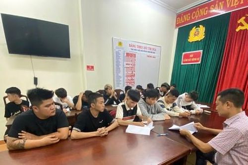 Bắt tạm giam 18 đối tượng tham gia đánh, chém người tại Huế