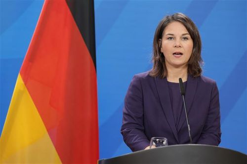 Ngoại trưởng Đức Annalena Baerbock bất ngờ tới thăm Ukraine