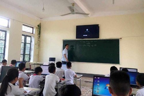 Bản tin 11/9: Tình trạng thiếu giáo viên vẫn 'nóng', thầy cô phải 'chạy sô'