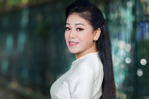 Ca sĩ Anh Thơ tuổi 47: Làm mẹ đơn thân, đủ tiền mua biệt thự vẫn ở chung cư vì con