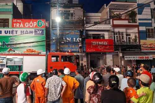Cửa hàng bán đồ chơi Trung thu bốc cháy ở trung tâm Đà Nẵng