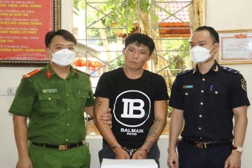 Bắt quả tang nam thanh niên vận chuyển 18.000 viên ma túy