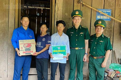 Bộ đội dân vận khéo