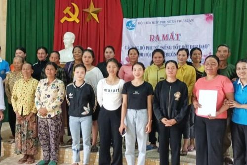 Ra mắt câu lạc bộ Phụ nữ sống tốt đời, đẹp đạo tại xã Chư Rcăm