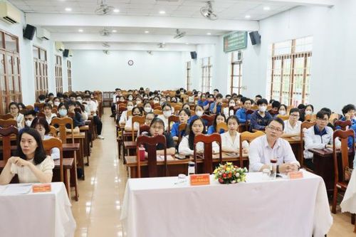 Gần 110 học sinh, sinh viên được bồi dưỡng nhận thức về Đảng