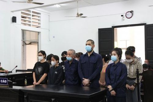 Tổ chức đánh bạc tiền tỷ, 19 bị cáo lãnh án