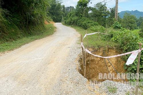 Văn Quan: Tiếp tục sụt lún tại thôn Bắc, xã Yên Phúc